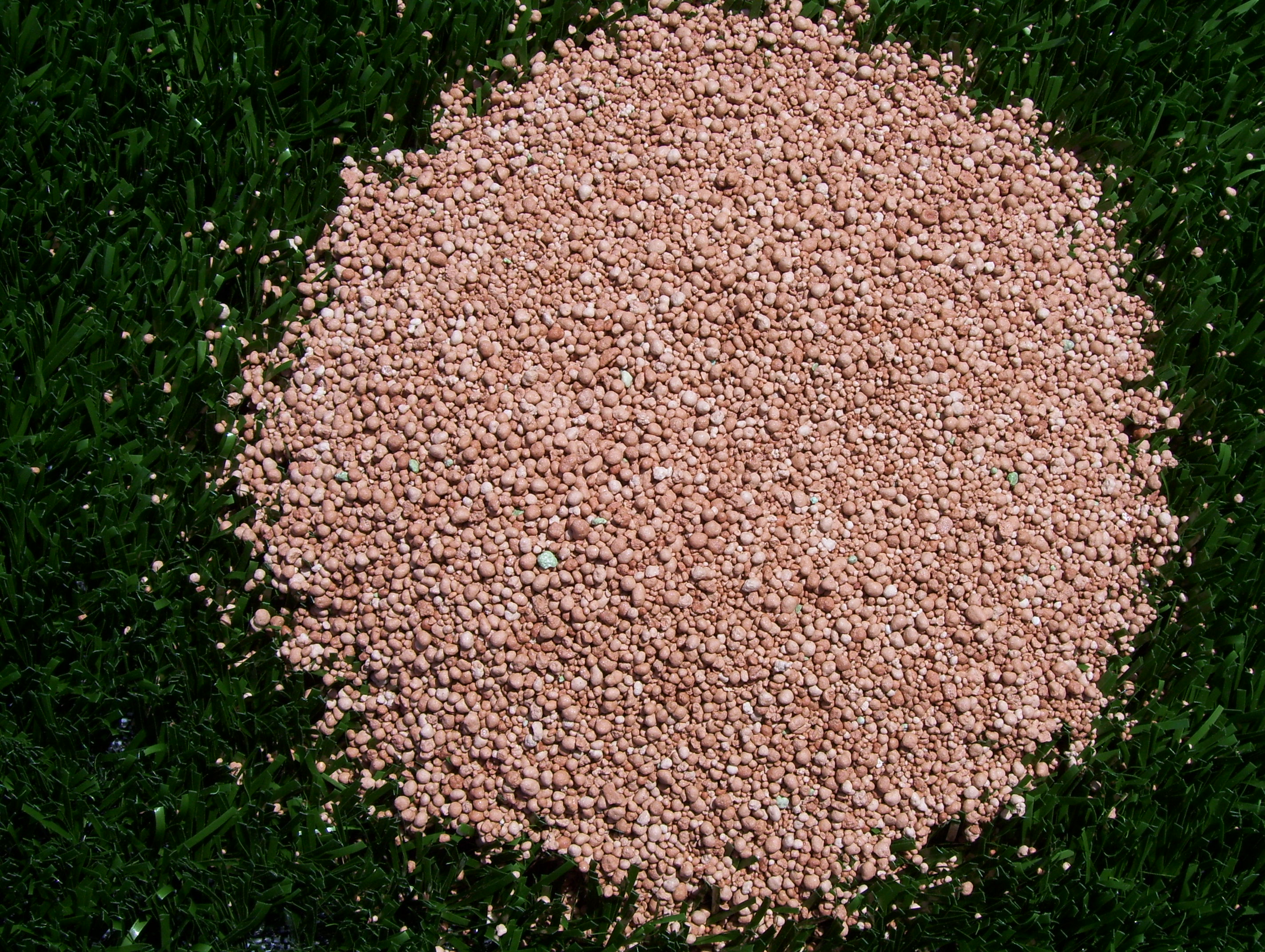 PSF 200 BG natural color artificial turf infill. Available in cool green too.