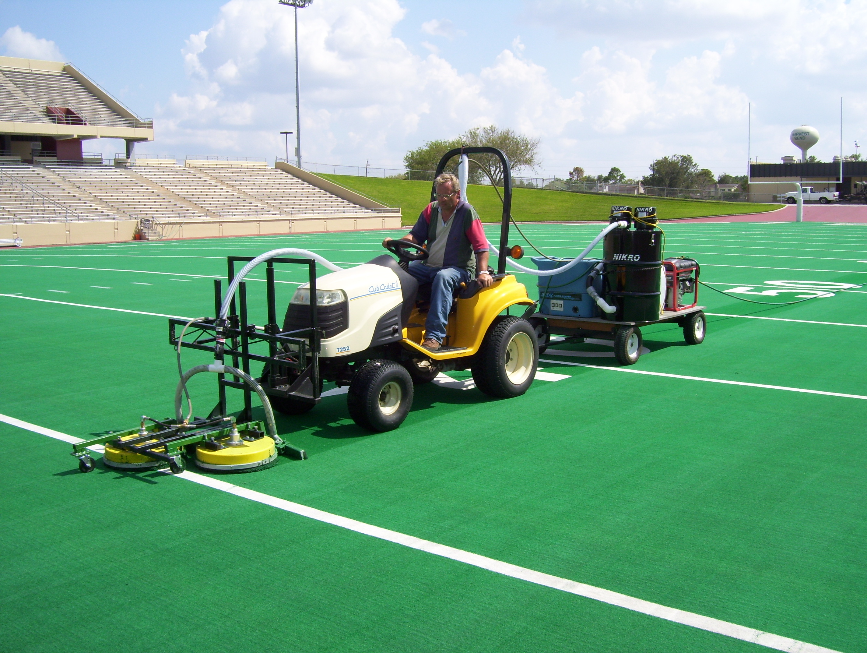 Hydra Scrubber System w/Extraction for removal of silt or non-infill situations.